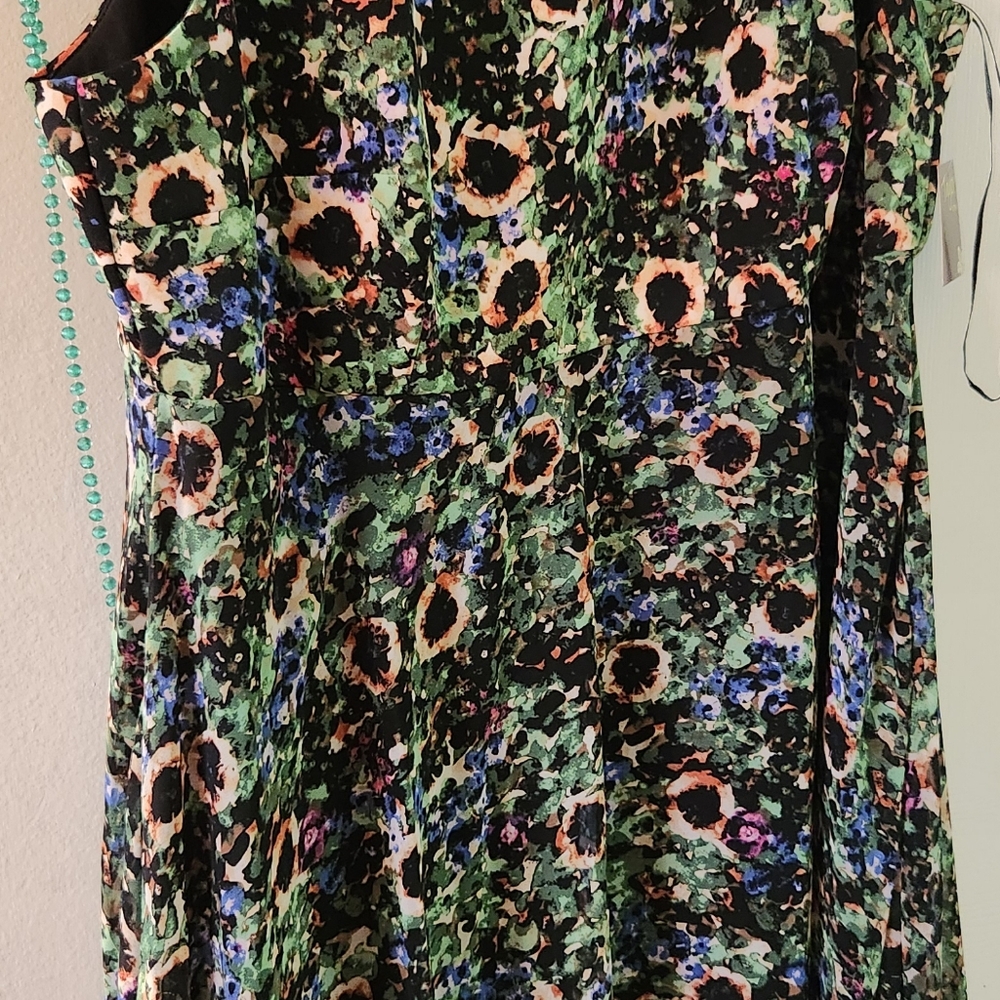 Dress - Picture 3 of 6